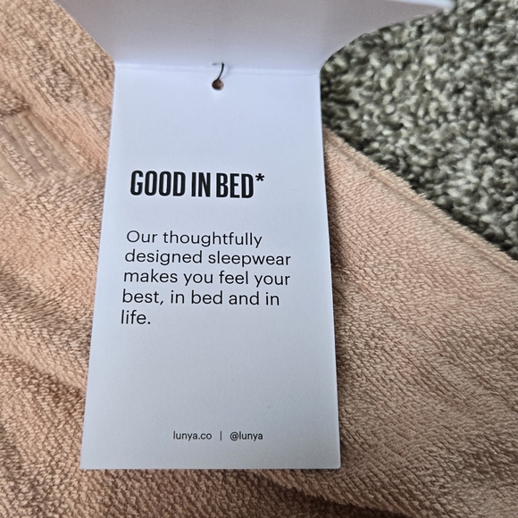 Lunya Knit Terry Short NEW Size Small - Picture 8 of 10